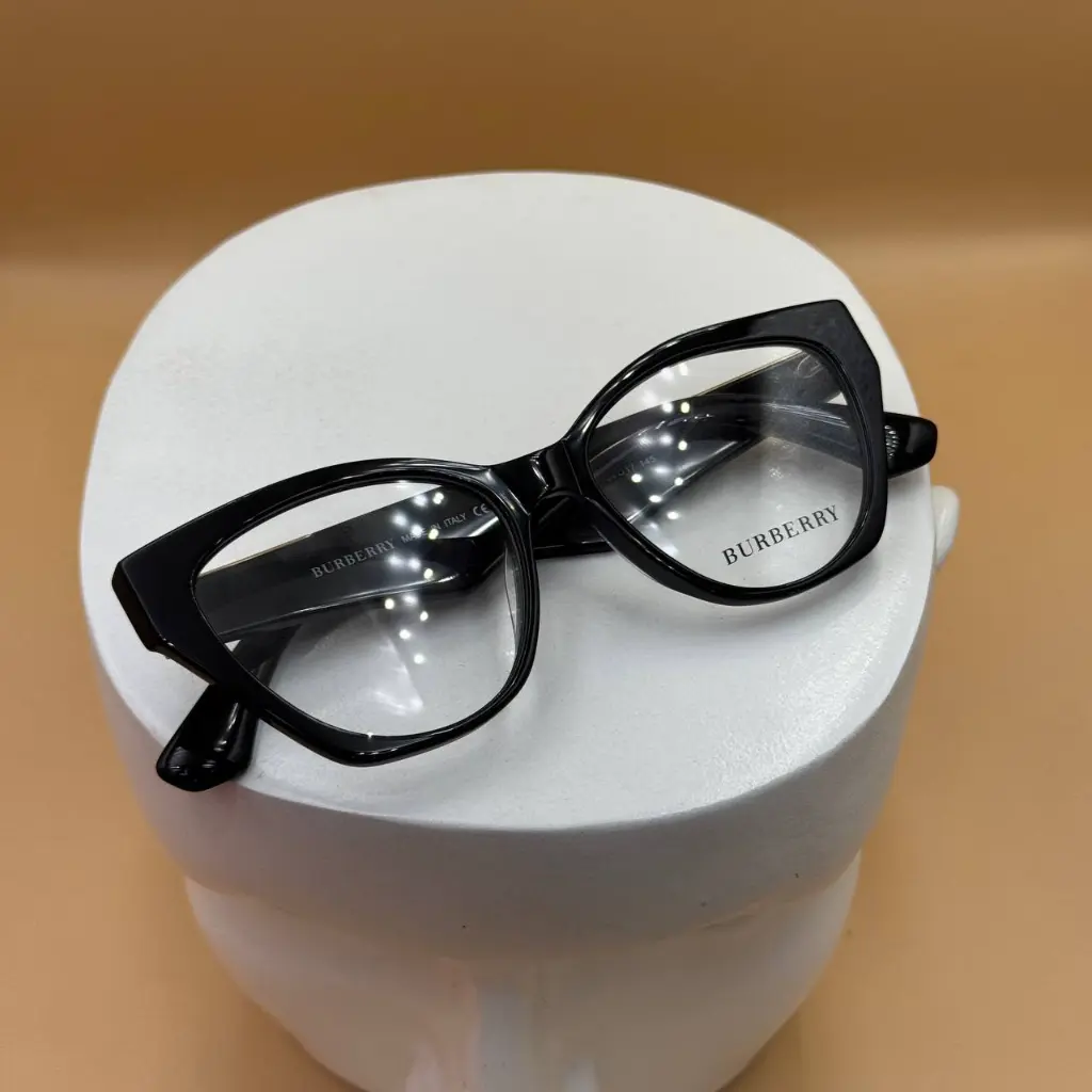 photo_6032736035357706505_y (1).webp