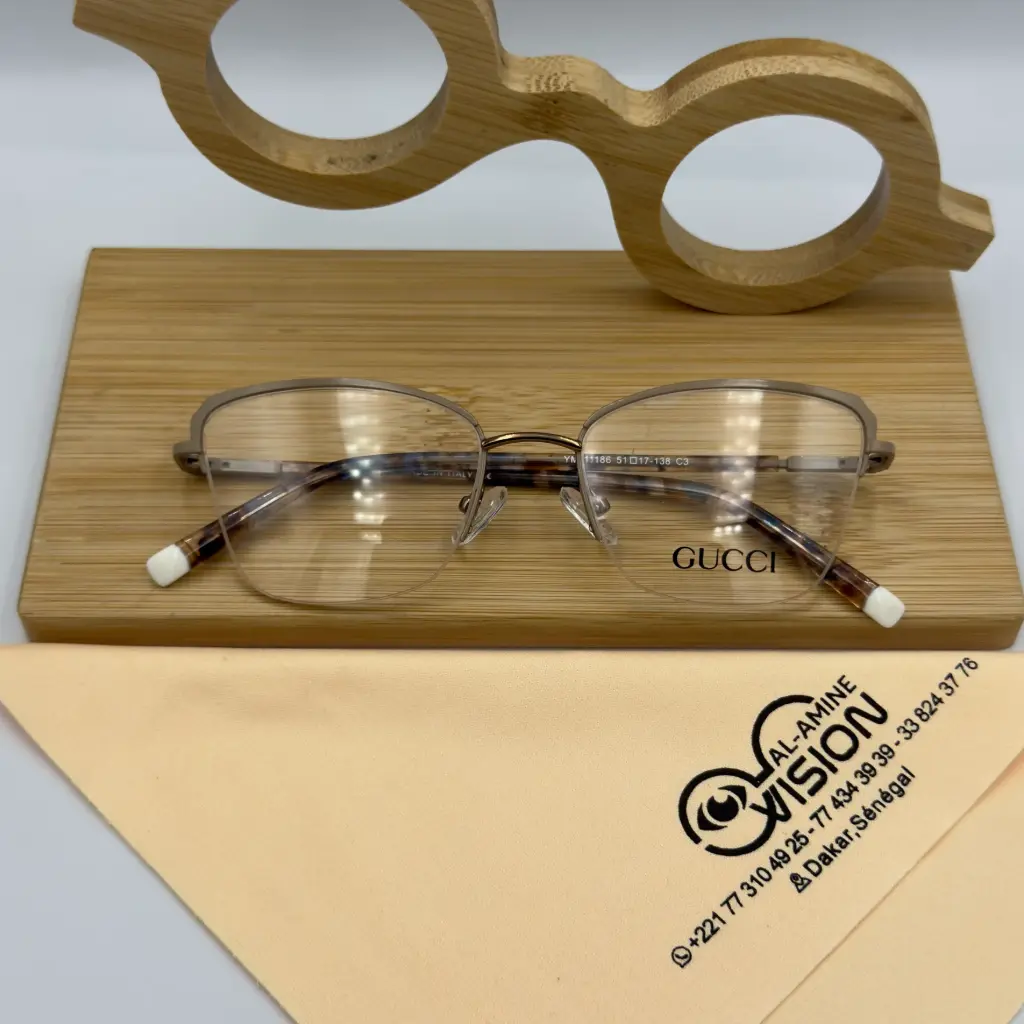 [YM111186 51 - 17 138 C3] GUCCI
