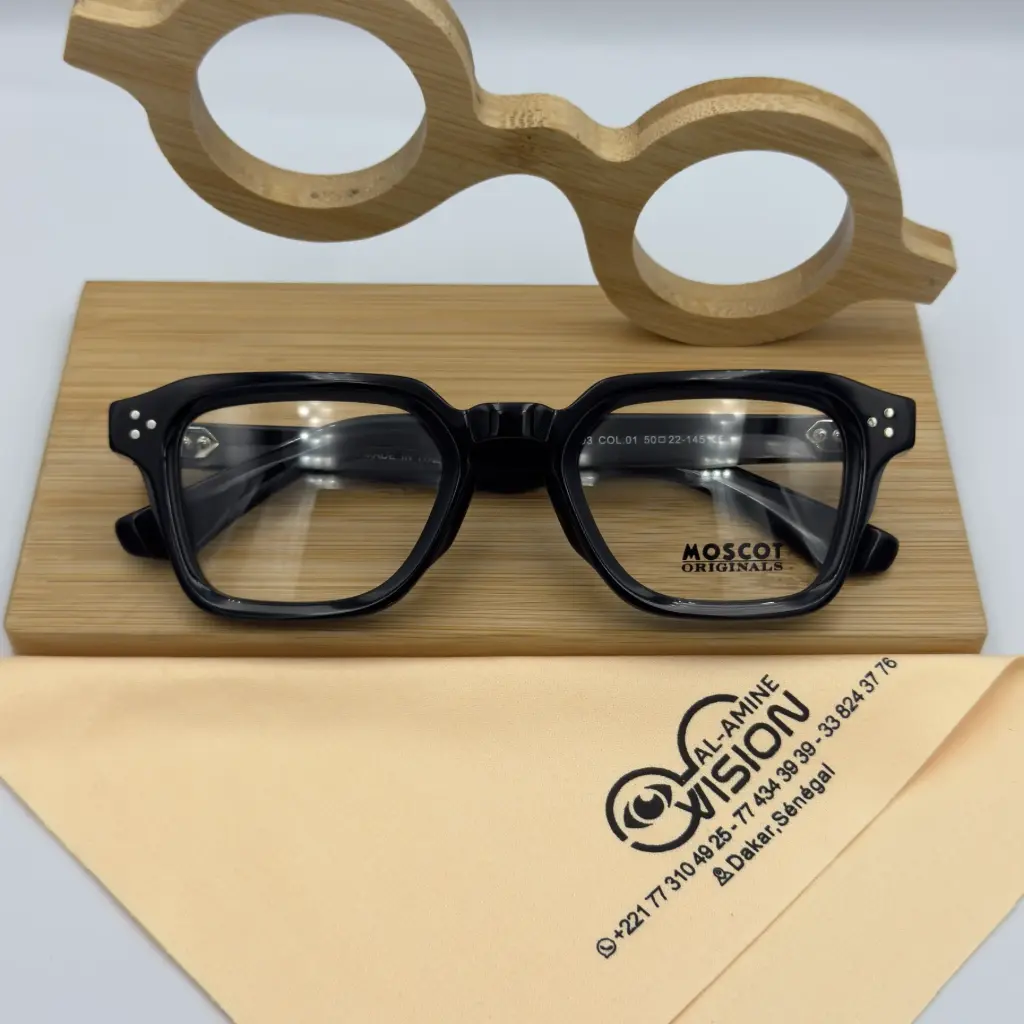 MOSCOT