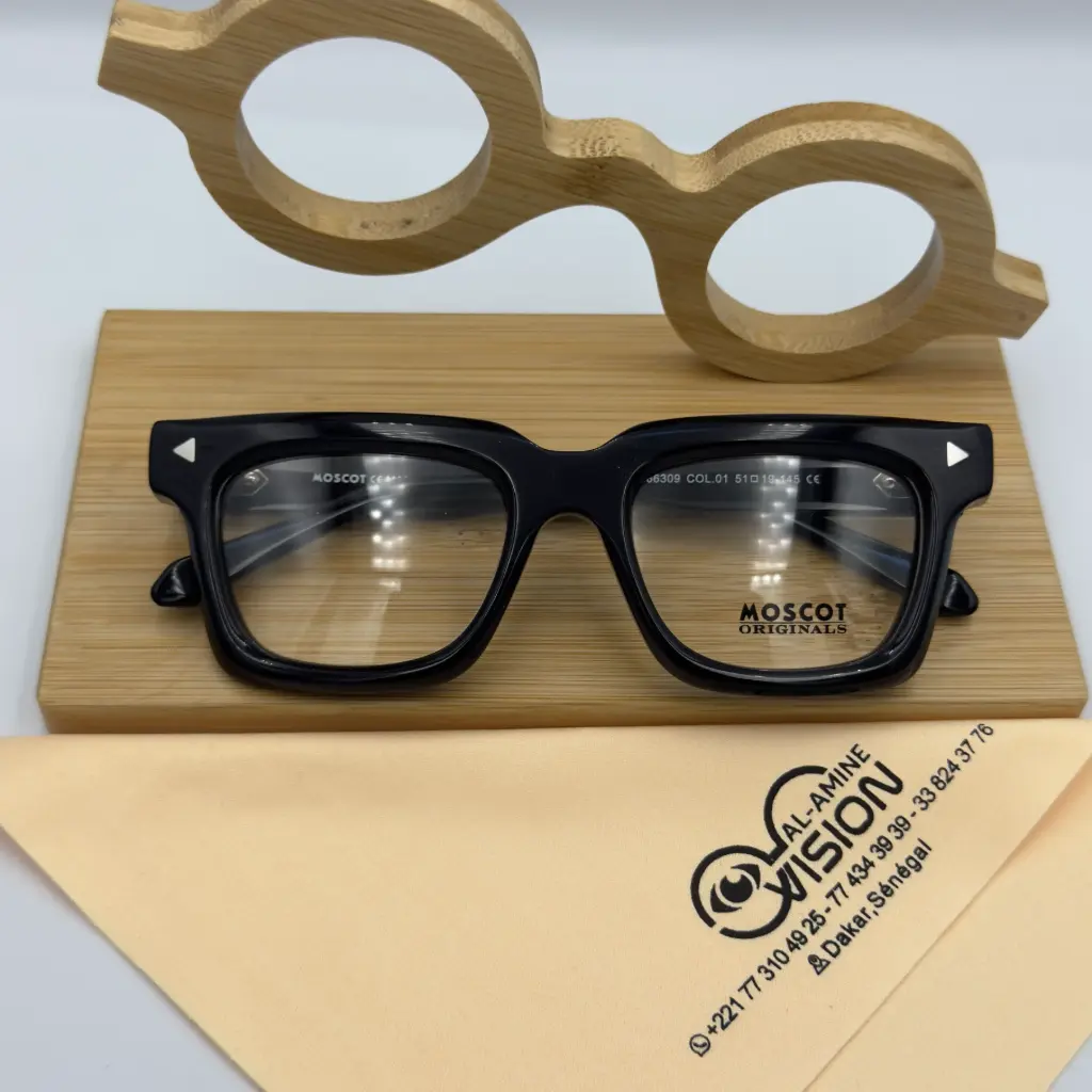 [VG66304 COL 01 51 - 19 145] MOSCOT