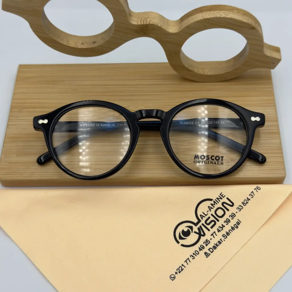 MOSCOT