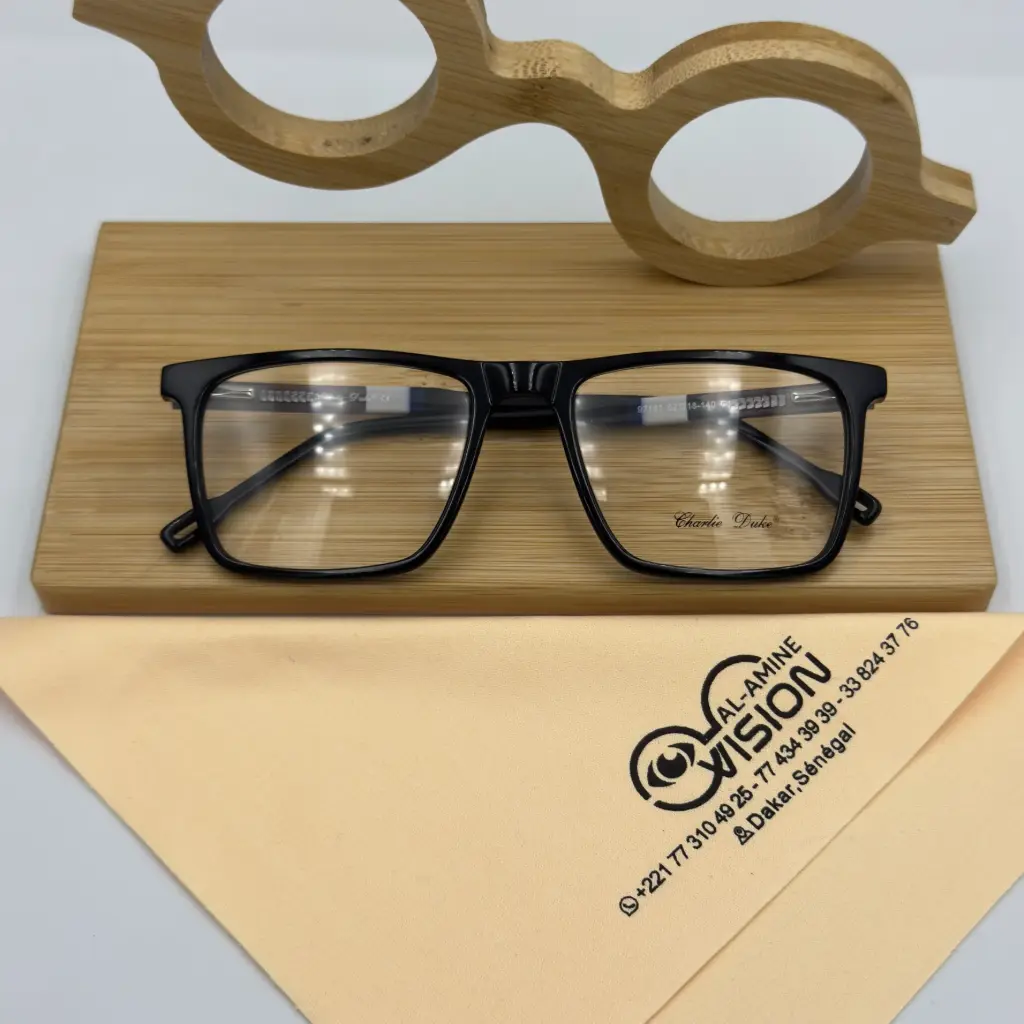 [97181 52 - 18 140 C1] CHARLIE DUKE 