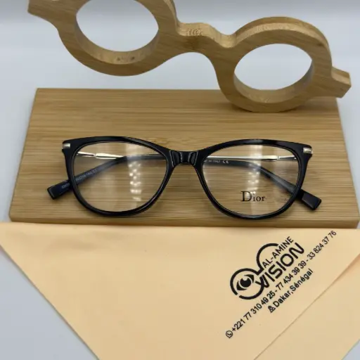 [CH7915 50 - 18 142 C1] DIOR