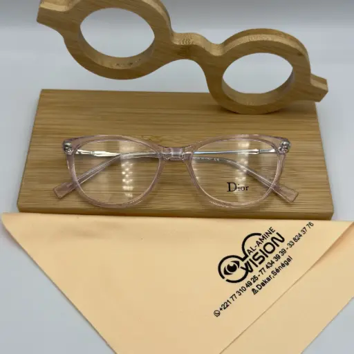 [CH 7915 50 - 18 142 C1] DIOR