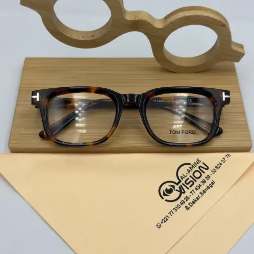 [YL99258 C1 51 - 21 145] TOM FORD